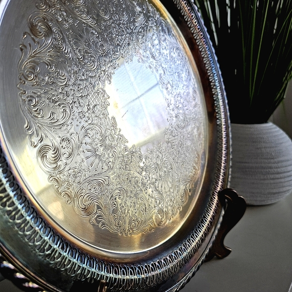 Antique WM Rogers Silver Plate Round Tray 4172, Round Serving Tray, Aged Patina - Picture 5 of 15